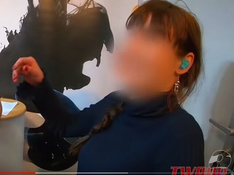 TwoWheelsAndAPonytail xxx model pic