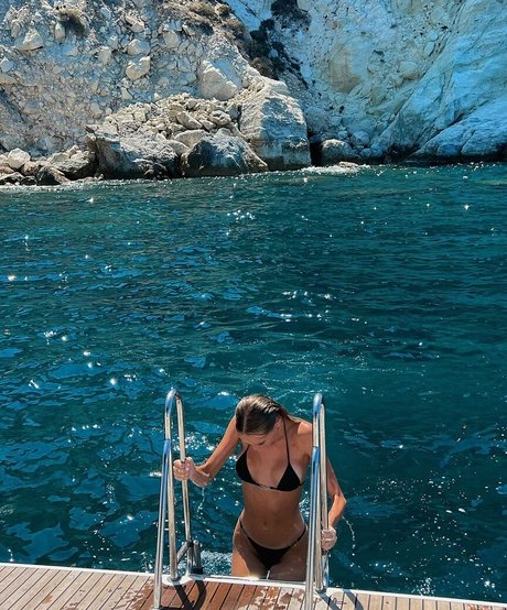 Summer Rose Hart beautiful star photos