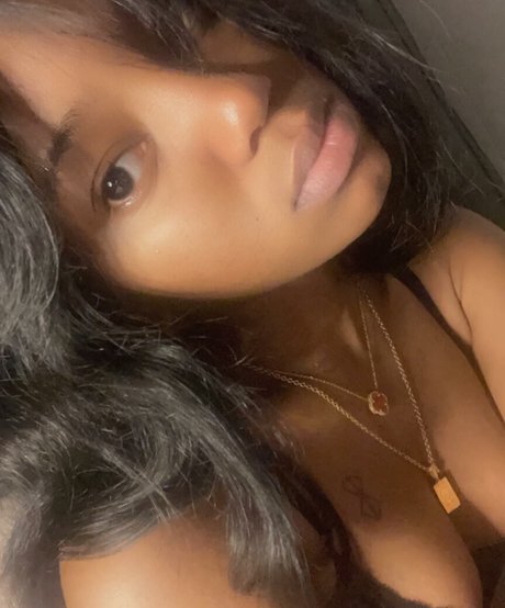 Festivia18 star sexy pic