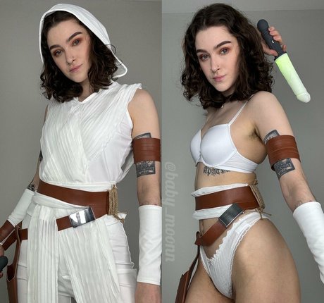 Rae Moonn perfect pornstar pics