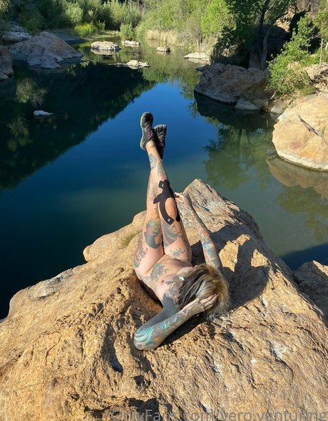 Vero Venturing beautiful model picture