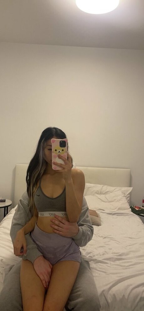 Smolkcqze adult model picture