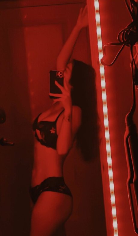 Nizhoni Begaye high quality pornstar img