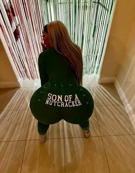 iwantjudyyy star sexy photo