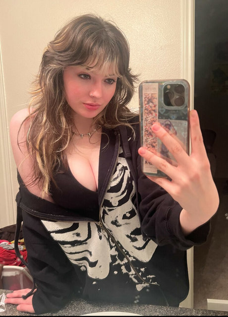 Waluiguigui model beautiful pic