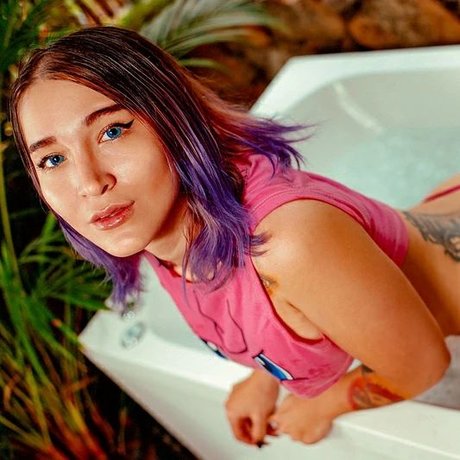 Asuka Muller adult model img