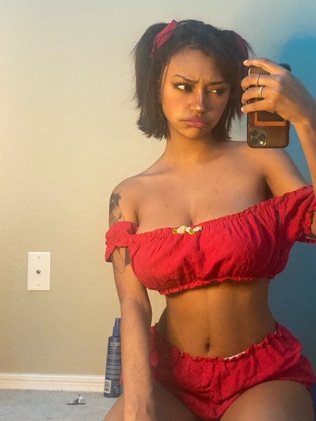 Dolllyfied high quality actress pictures