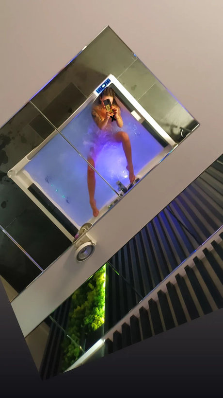 Sweeeti Carolovcutie free star pics