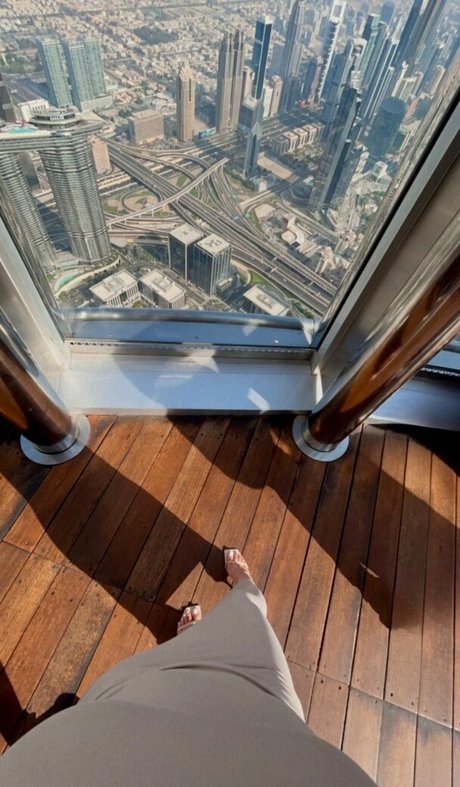 Zydcrey model art galleries