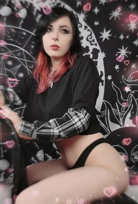 wychbaebi model naked photo