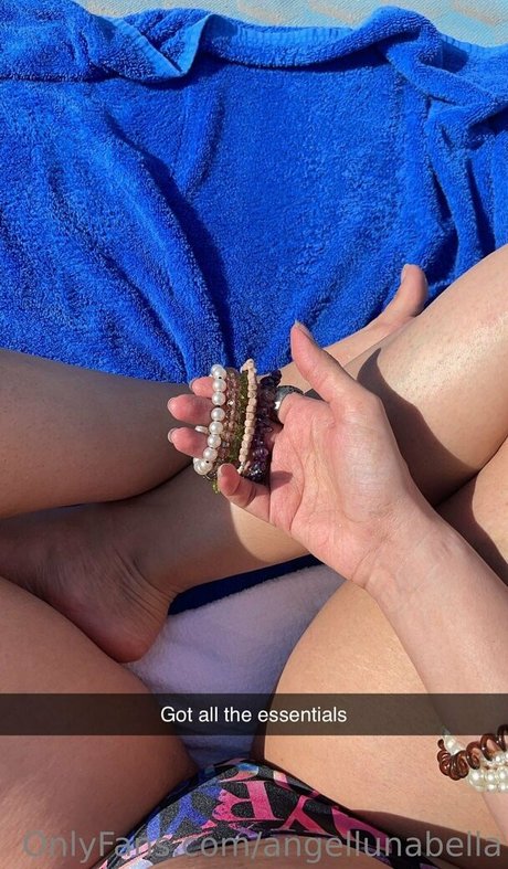 angellunabella art actress pictures