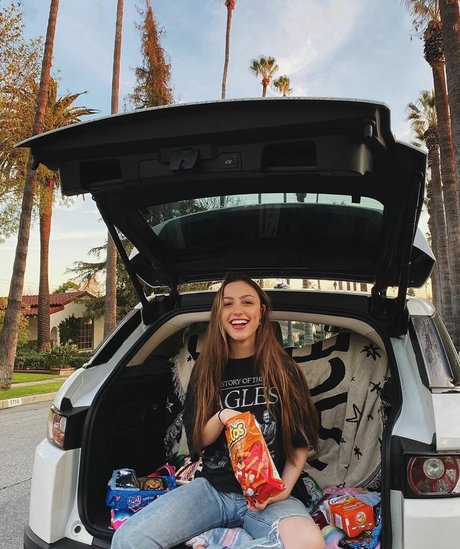 Sydney Serena hd model image