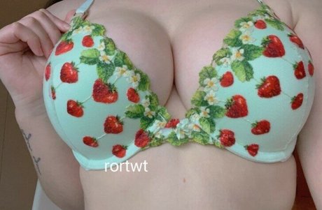 rortwt beautiful actress picture