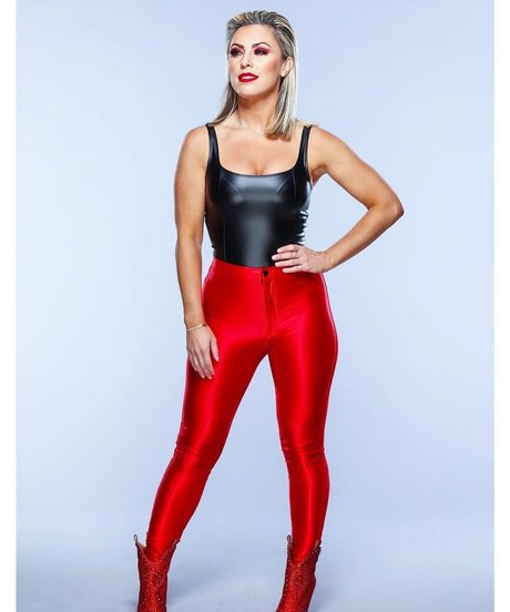 Sarah Schreiber model nude pictures