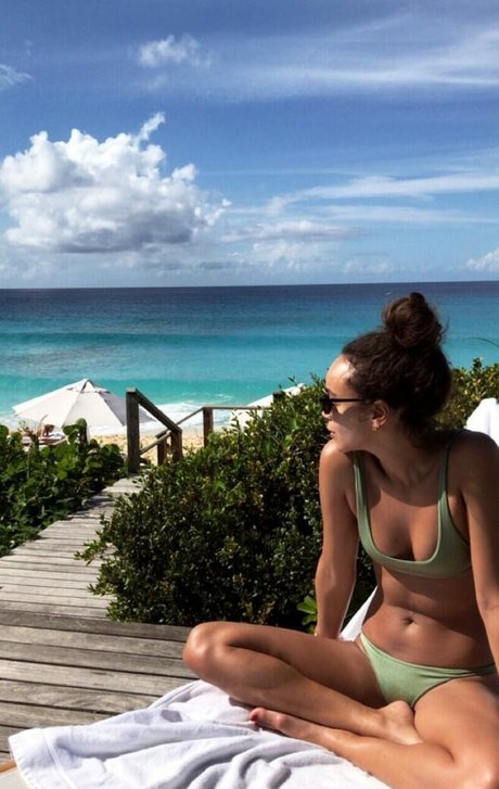 Ashley Madekwe sexy model image