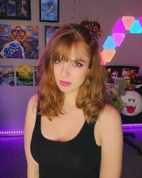 MaryMajora pornstar nude images