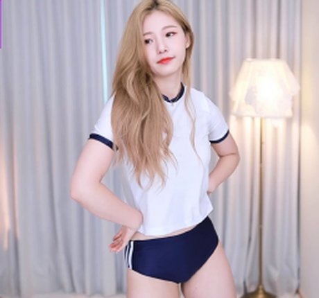 sara44244 hot actress pic