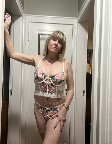 heyitsblessie pornstar naked pictures