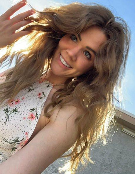 Swjaylen nude pornstar photos