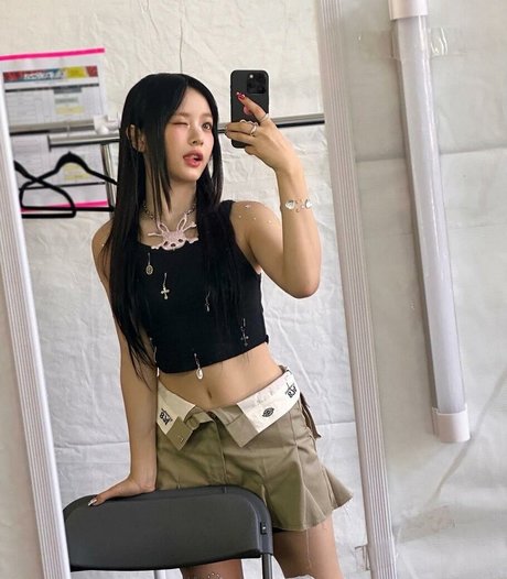 Hanni Pham star high quality img