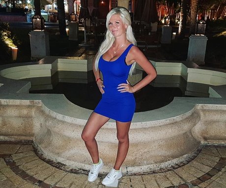 _miss manja_ star high quality img