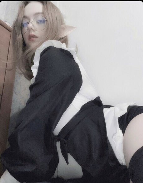 Vwemor model erotic photos