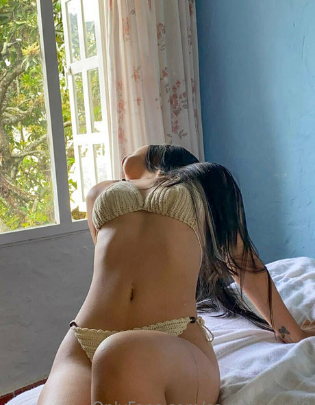 carosofia model pretty image