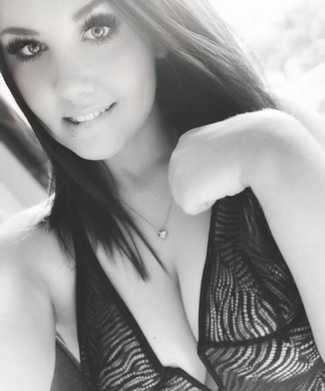 Jade Nicole pornstar nude photos