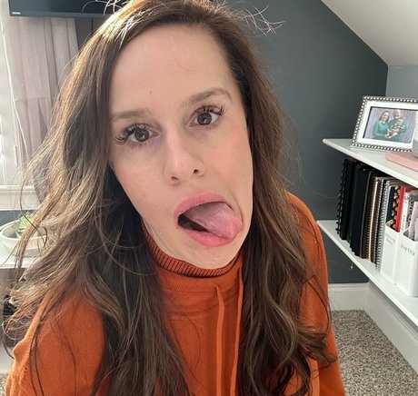 Samantha Strazanac model nude picture