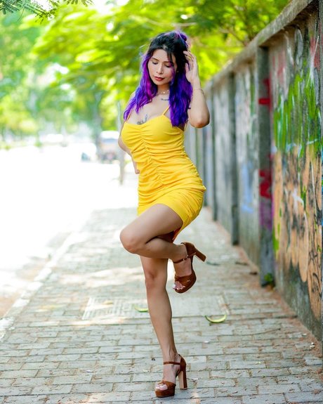 Annie Sharma star best archive