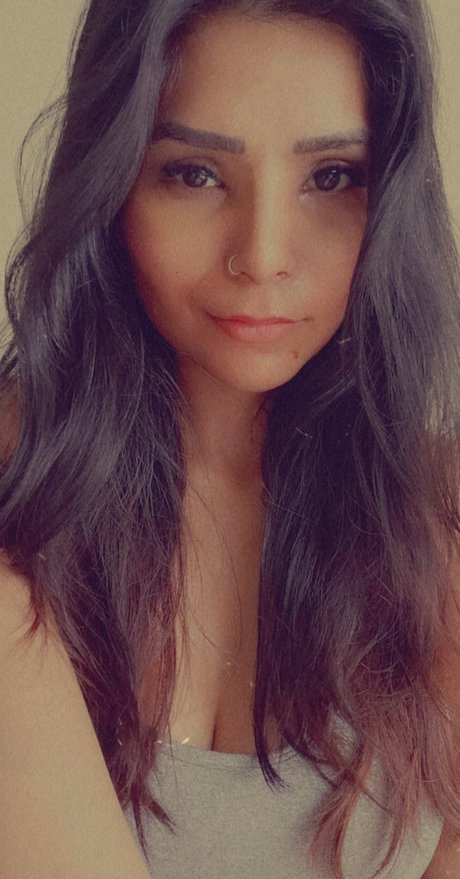 Annie Sharma Profile pic