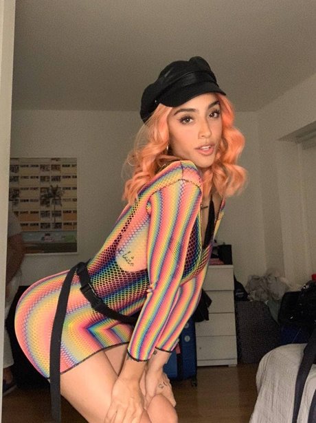 La Chilena pornstar erotic archive