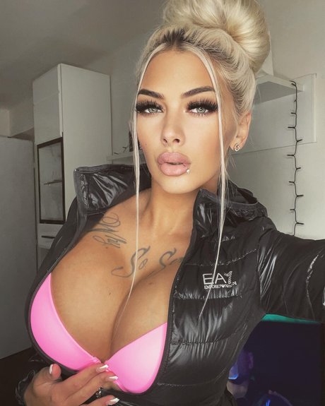 Deminecka_ star art image