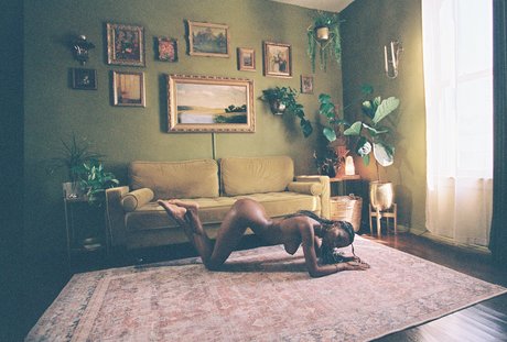 Luci Lane_ art model img