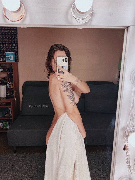 Veryweak nude actress archive