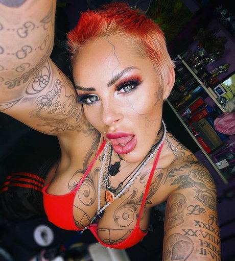 Leoni Baltz_ art actress image