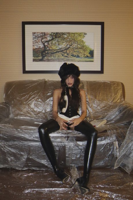 _Sad Samo perfect model pic