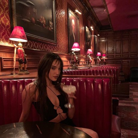 _Sad Samo sex model pic