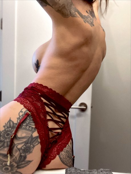 Shelby White free model pictures