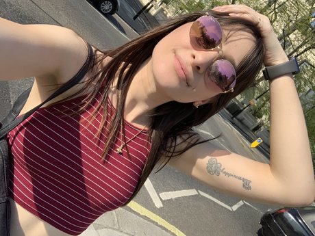 teen shemale onlyfans top photo