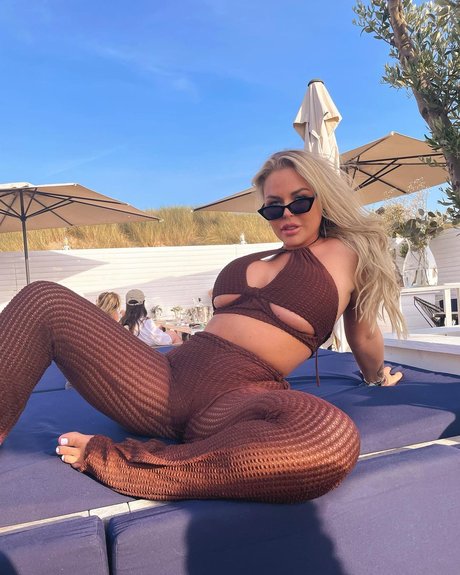 Yana Daems top model pictures