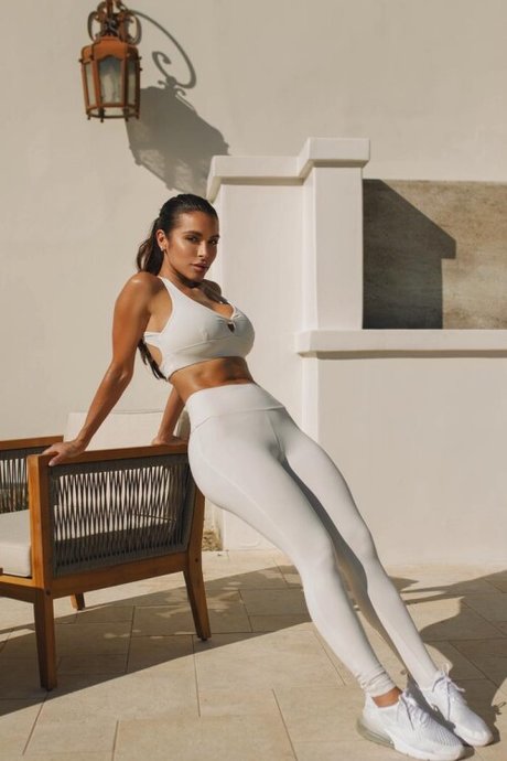 Jessica Giselle naked model image