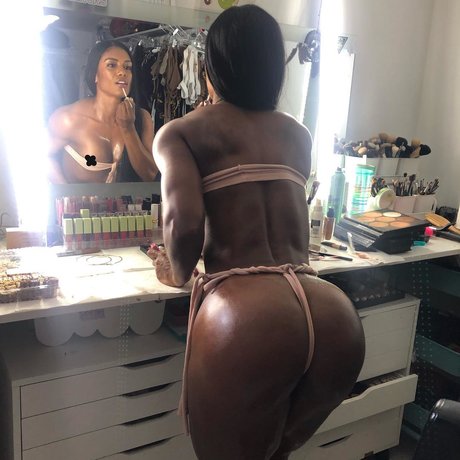 Sunny Doria Vargas sexy model picture