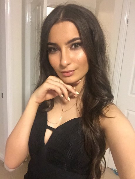 Loser Dyke top actress pic