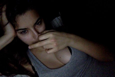 Loser Dyke model pretty pics