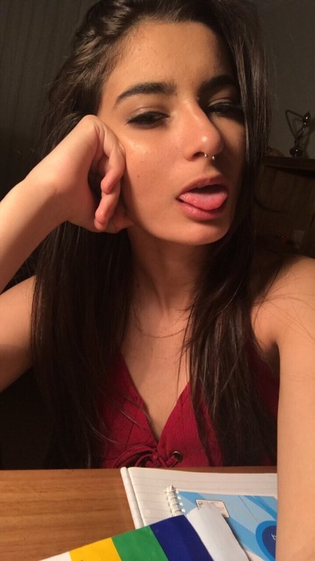 Loser Dyke xxx model galleries