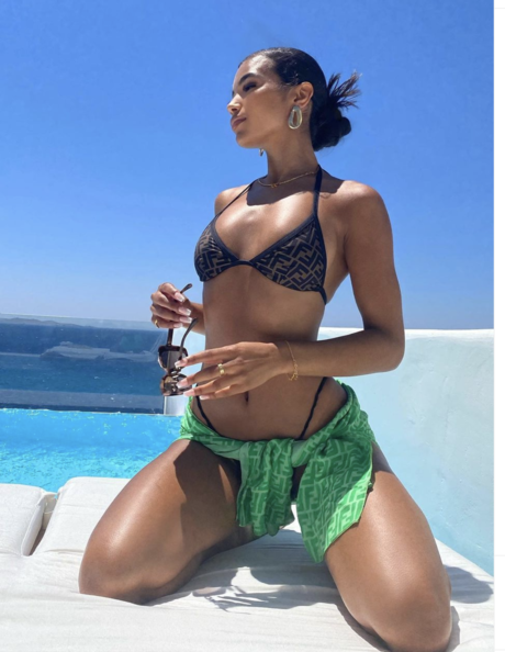 Chloe Scantlebury model hd photo