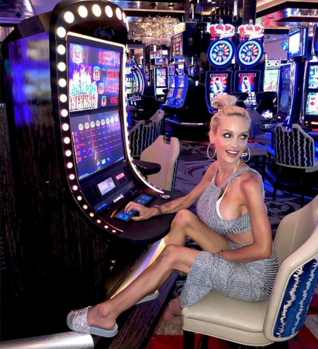 Ramona Perthel beautiful model img