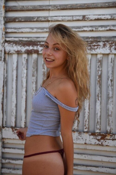 Tohar Frie adult model archive