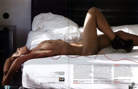 Alexsandra Szwed hot star pics